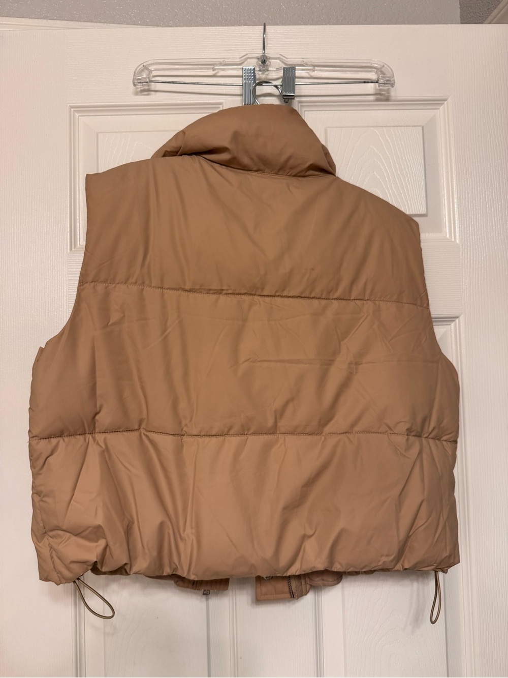 LOFT Quilted Tan Puffer Vest 🪴price is firm 🪴 - Picture 5 of 5